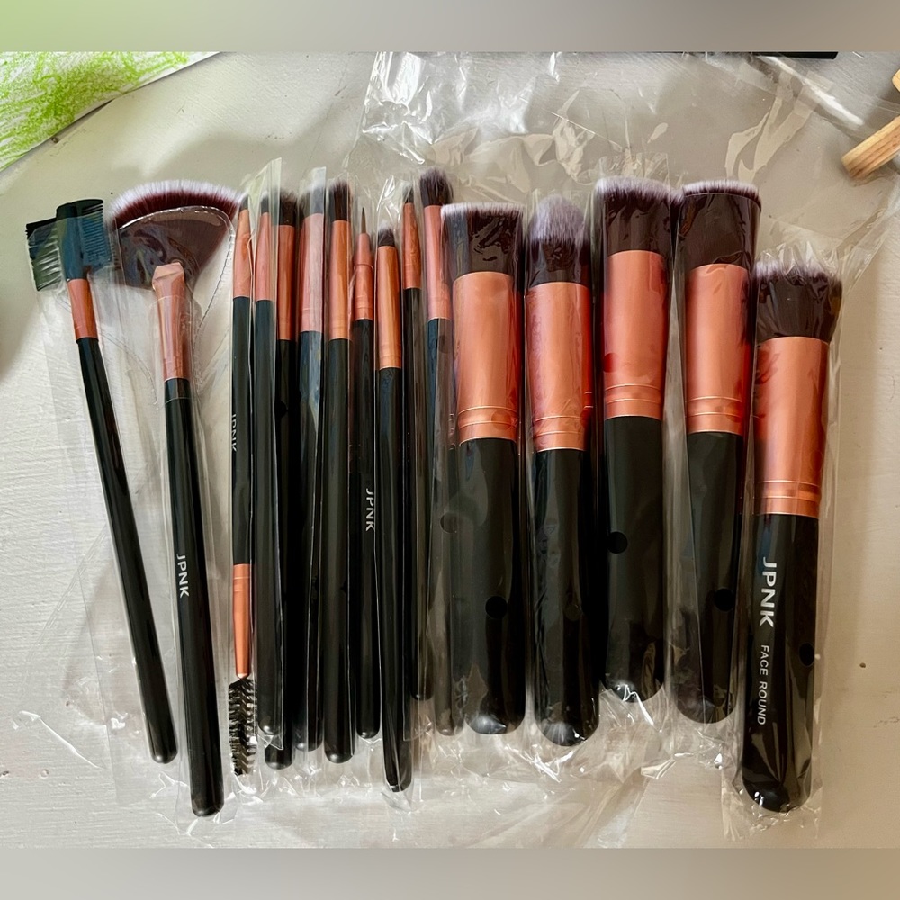 JPNK Rose Gold Makeup Brush Set